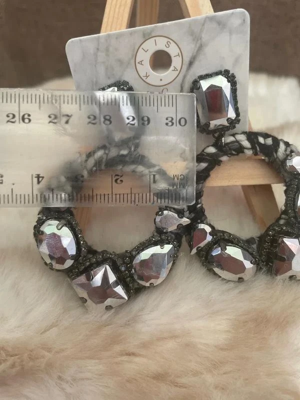 Boucles d’oreilles néo baroque argenté et noir – photo 4